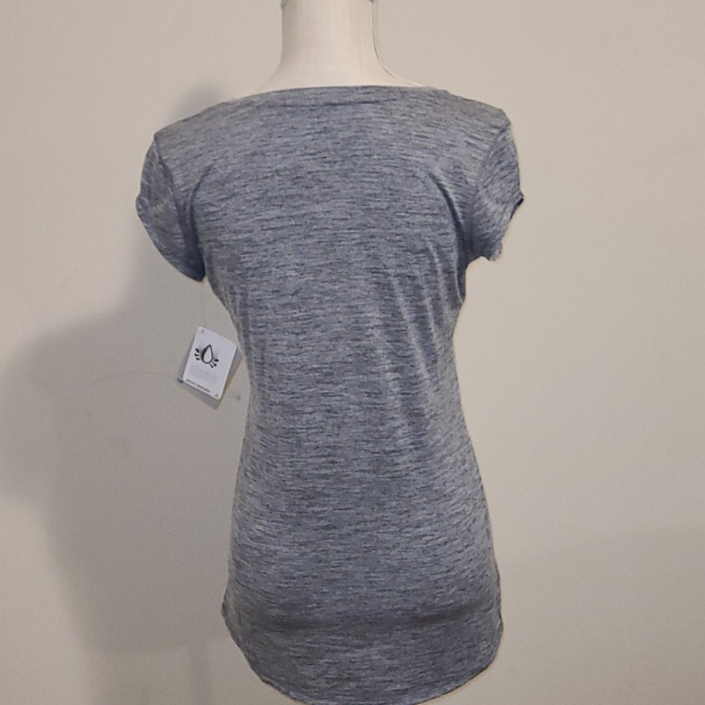 NWT Reebok women's fitted performance t-shirt - Picture 4 of 7